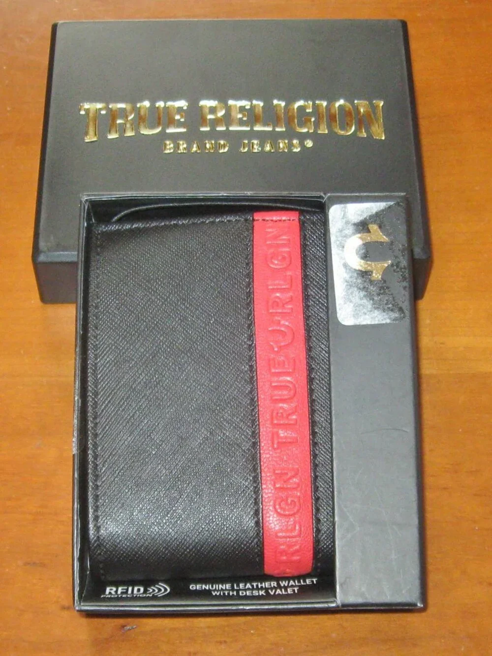 True Religion Slake Wallet Black Red Genuine Textured Leather Exterior Wallet